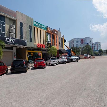 Oyo 89981 Nyamanya Hotel Kuantan Ngoại thất bức ảnh