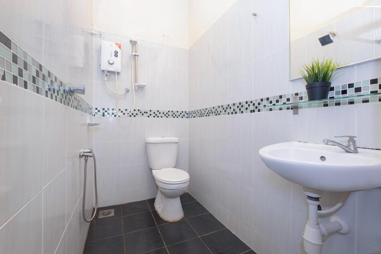 Oyo 89981 Nyamanya Hotel Kuantan Ngoại thất bức ảnh
