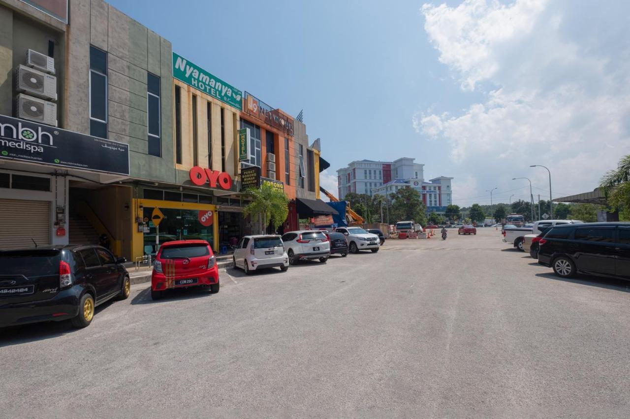 Oyo 89981 Nyamanya Hotel Kuantan Ngoại thất bức ảnh