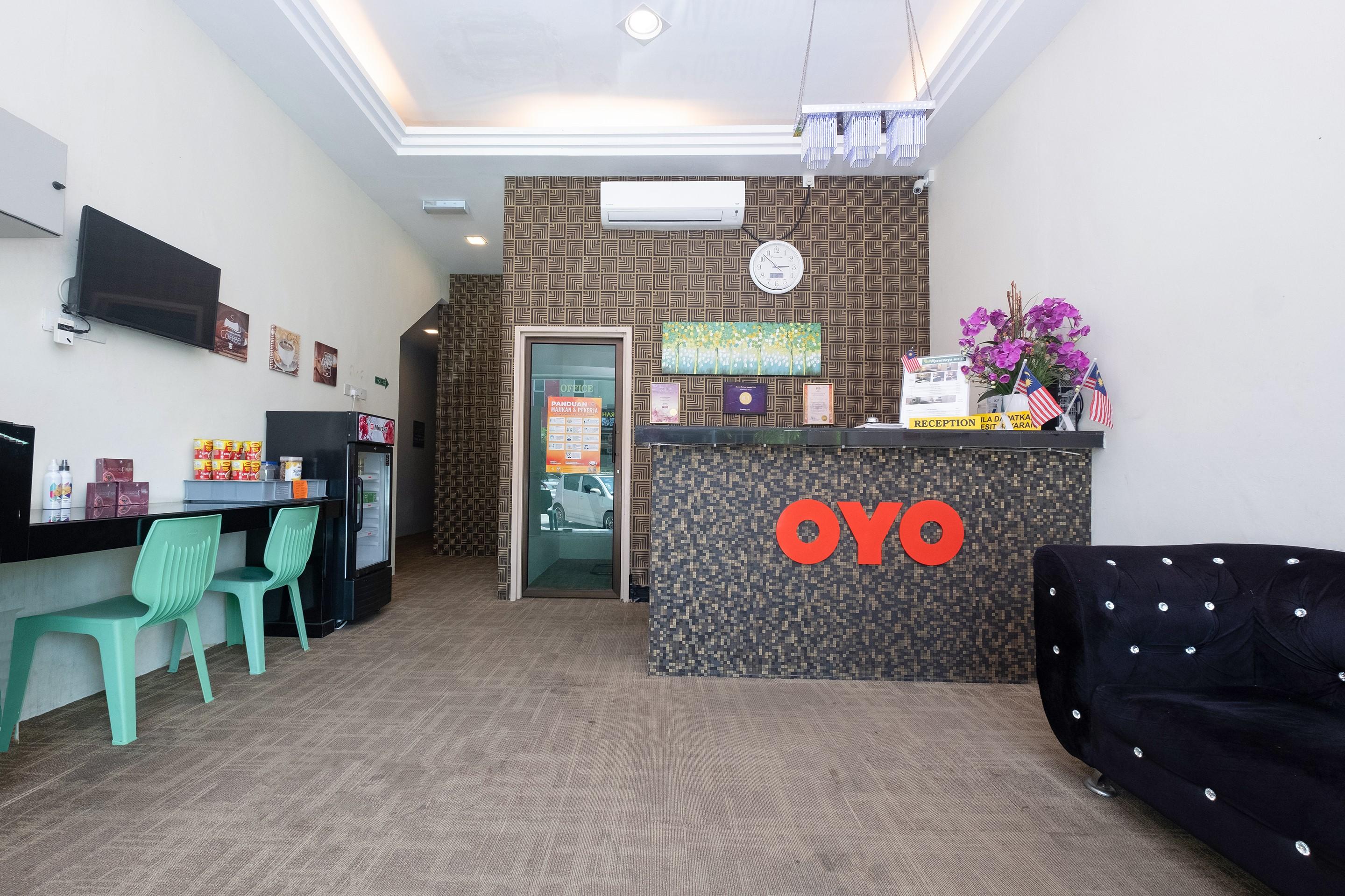 Oyo 89981 Nyamanya Hotel Kuantan Ngoại thất bức ảnh